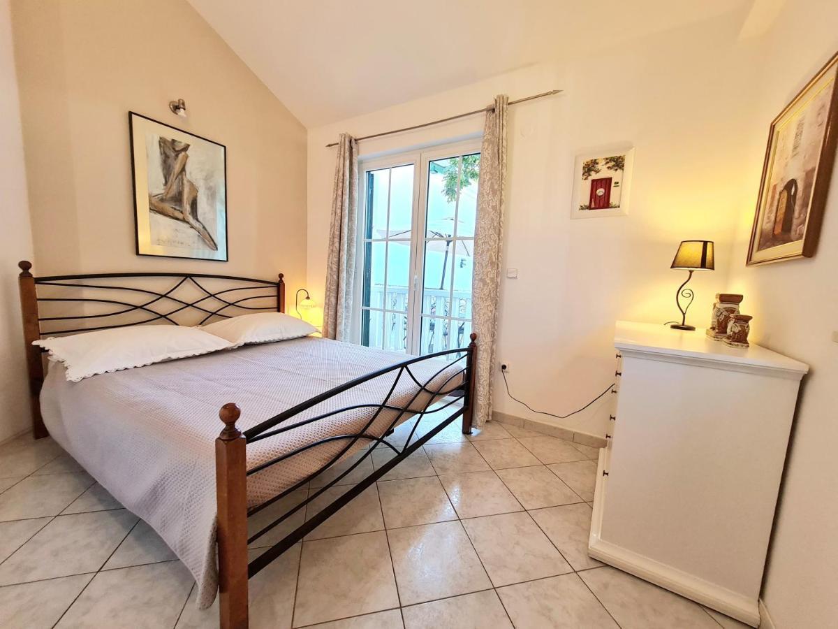Apartment Ivana Borak 奥米什 外观 照片