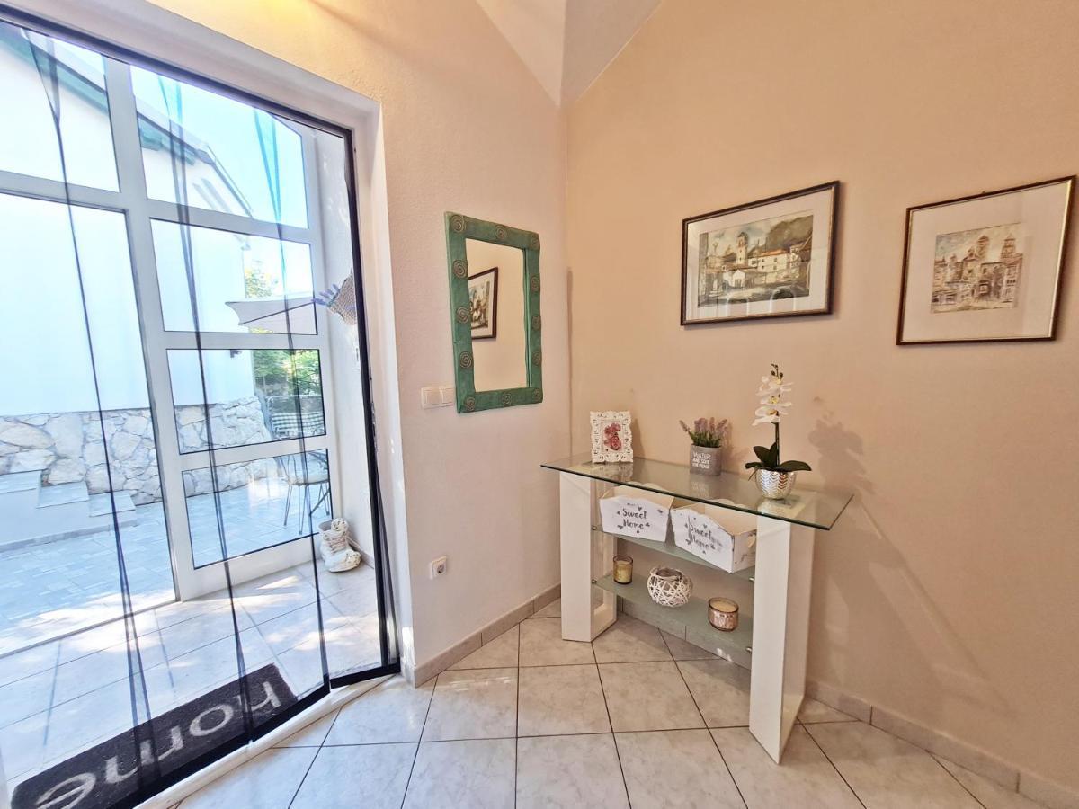 Apartment Ivana Borak 奥米什 外观 照片