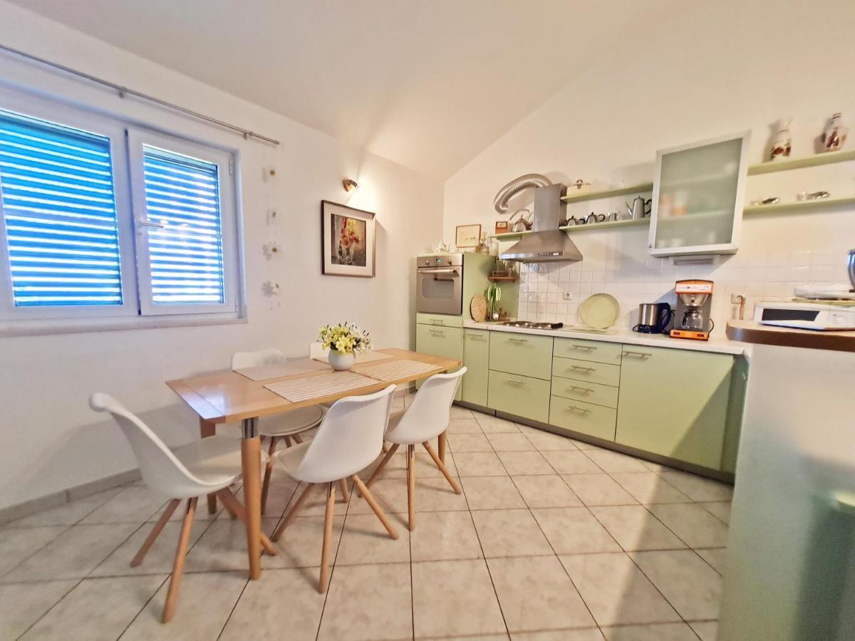 Apartment Ivana Borak 奥米什 外观 照片