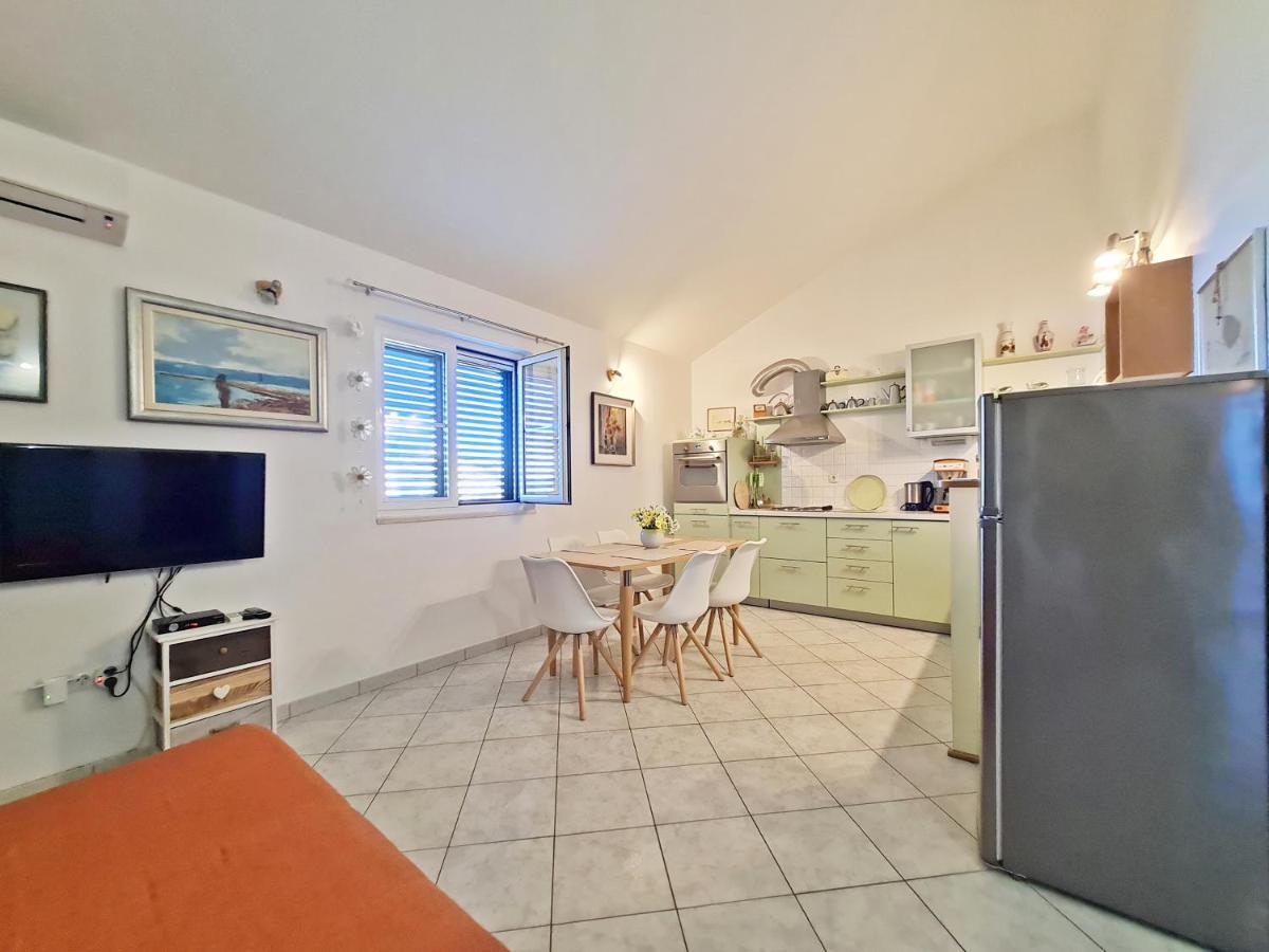 Apartment Ivana Borak 奥米什 外观 照片