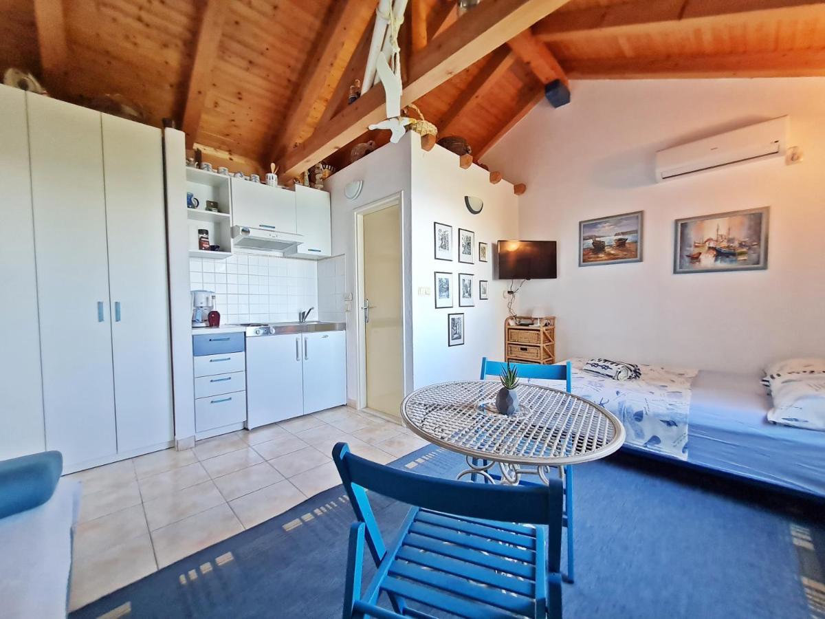 Apartment Ivana Borak 奥米什 外观 照片